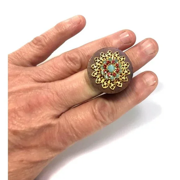Vintage Chunky Teak Wood and Rhinestone Cocktail Ring Gold Tone Filagree Sz 8.25 - Picture 2 of 8